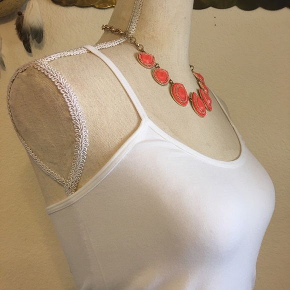 Coral tone faceted tear drop statement necklace - Picture 2 of 8